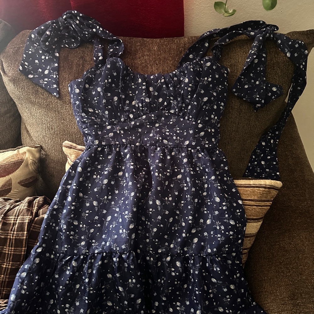 Francesca's Collections Navy Blue Floral Tie-Shoulder Dress